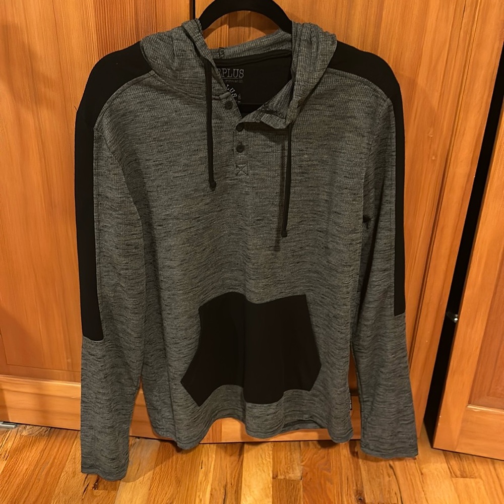 Men’s pullover top